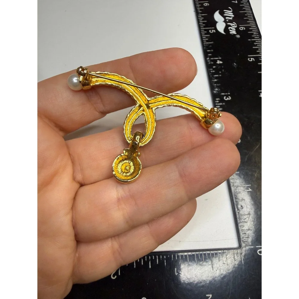 Gold Tone Twisted Rope Knot Brooch Faux Pearl Rhinestone Ball Drop Pin 2